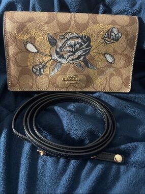 COACH CHELSEA TATTOO ROSE HAYDEN FOLD OVER CROSSBODY TAN/BLACK GLITTER 76771 EUC
